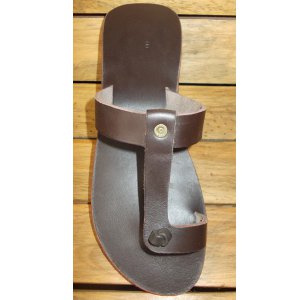 Women's G-sandal design